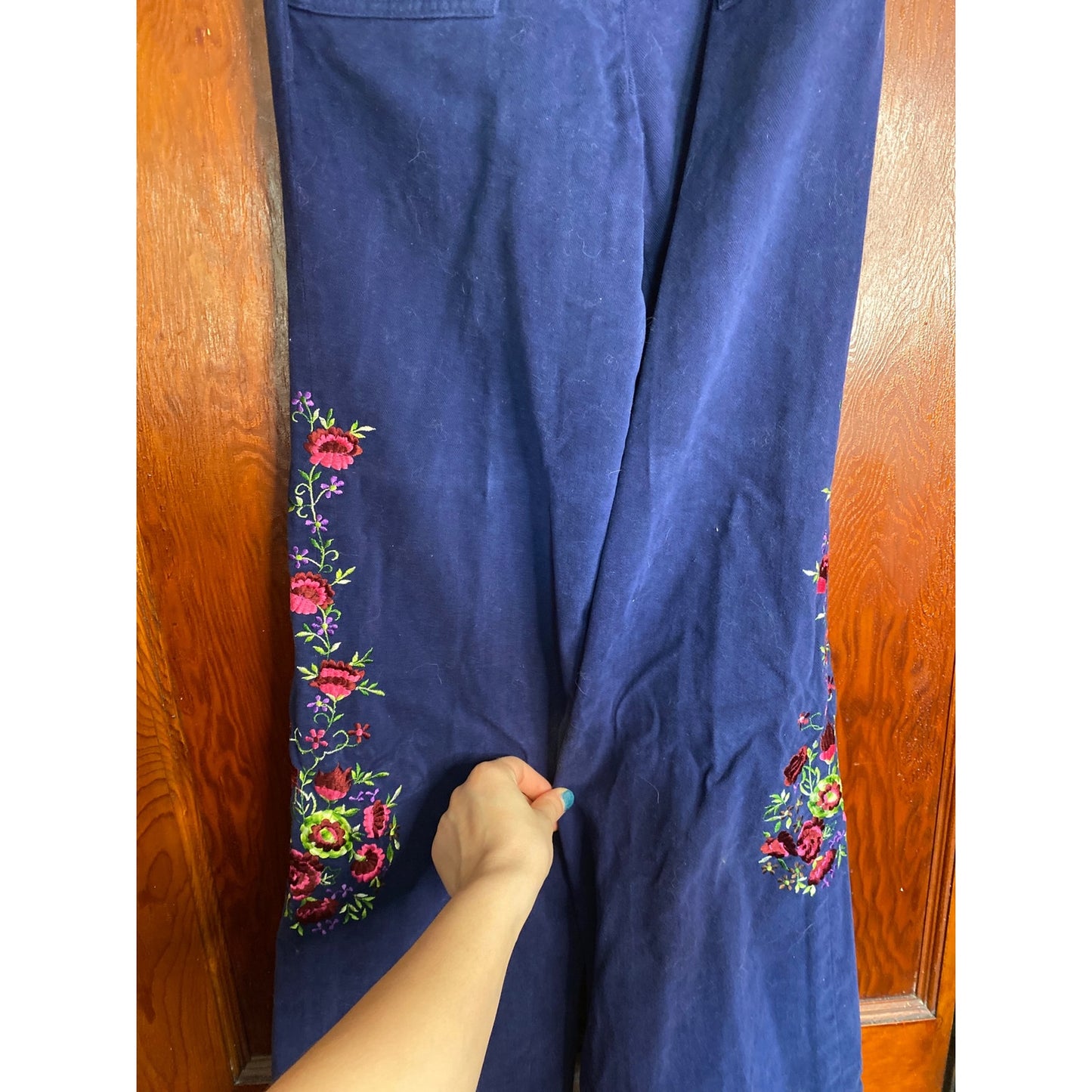 VINTAGE 1970s Cotton Blue Floral Embroidered Bell Bottoms Small