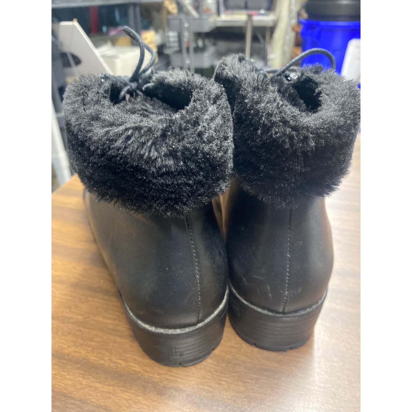 Trotters Women 9.5 Black Ankle Booties Fur Lined Combat Punk Whimsygoth Vintage