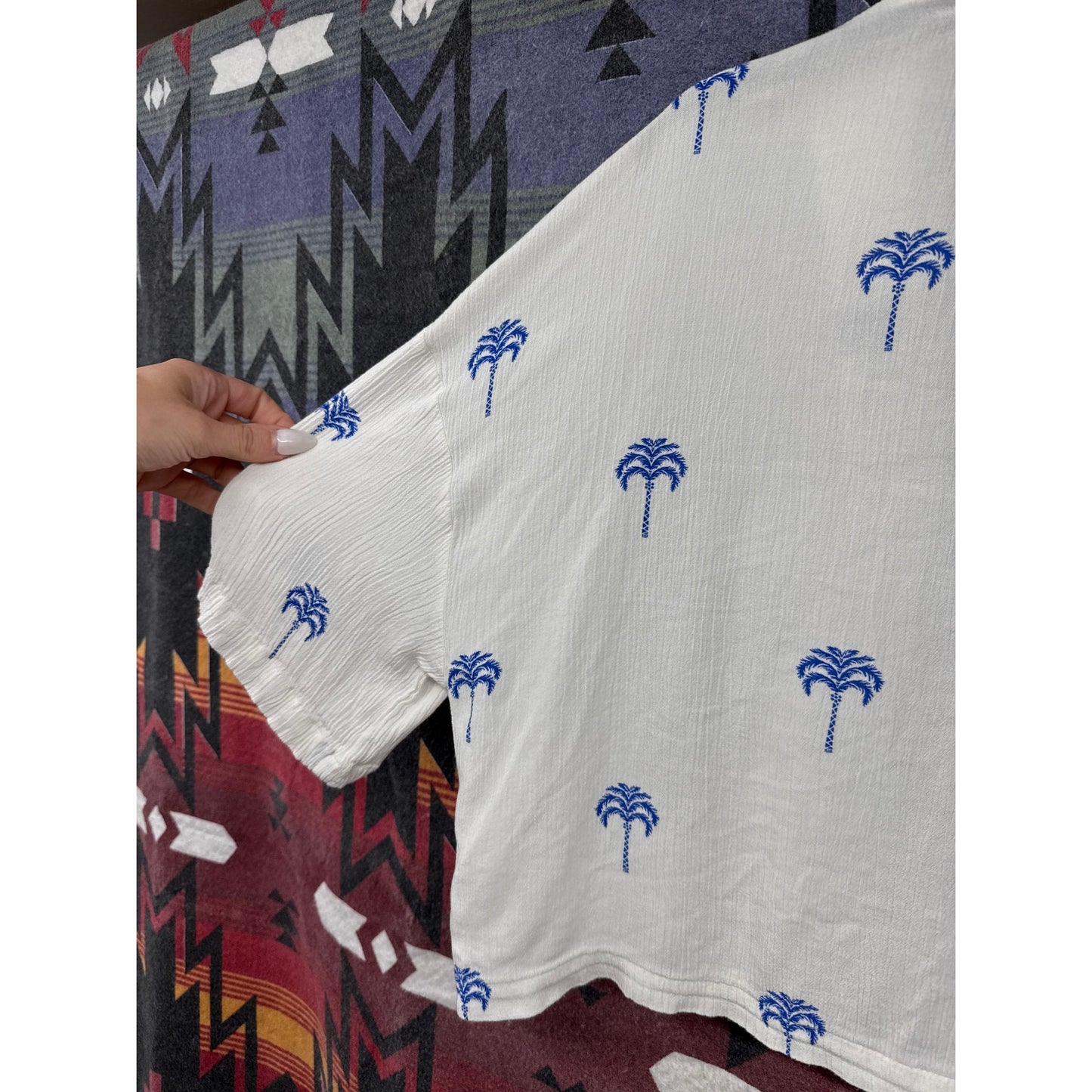 H&M Women's Cropped White Summer Palm Beach Carolina XS Button Up Blouse Top