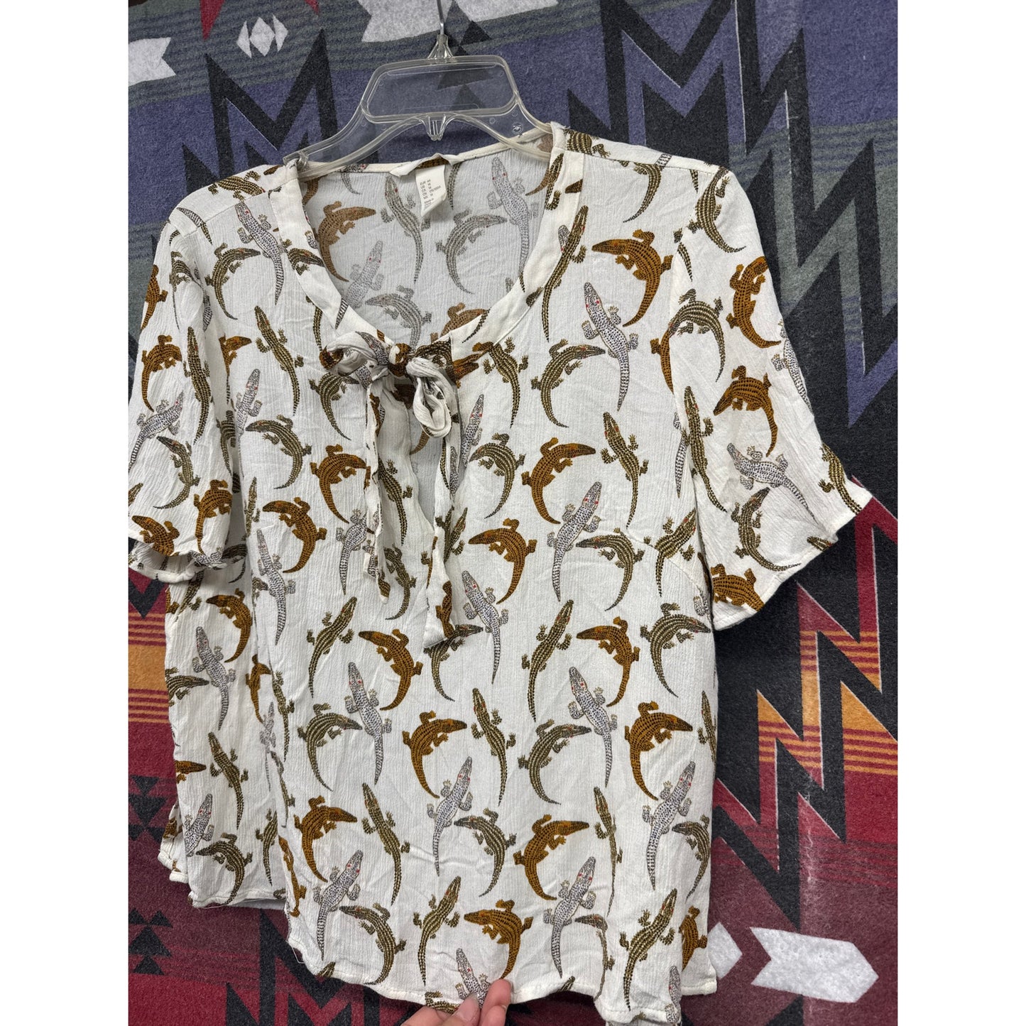 H&M Blouse Bow 14 Alligator Novelty Print Twee Quirky Art Crocodile African
