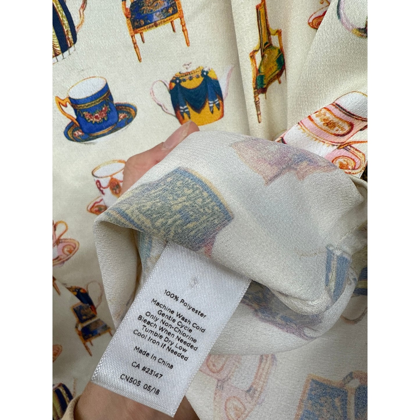 Talbots White Chairs Teacups Victorian Blouse Royal Large Novelty Print Whimsy