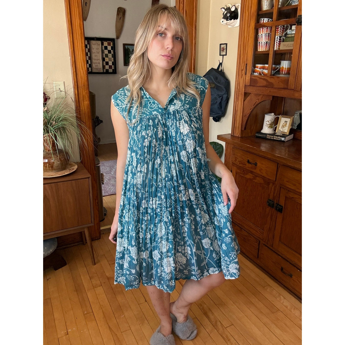 Vintage 70s Hawaii Adini Large Cotton Flowy Floral Earthy Pleated Hippie Dress