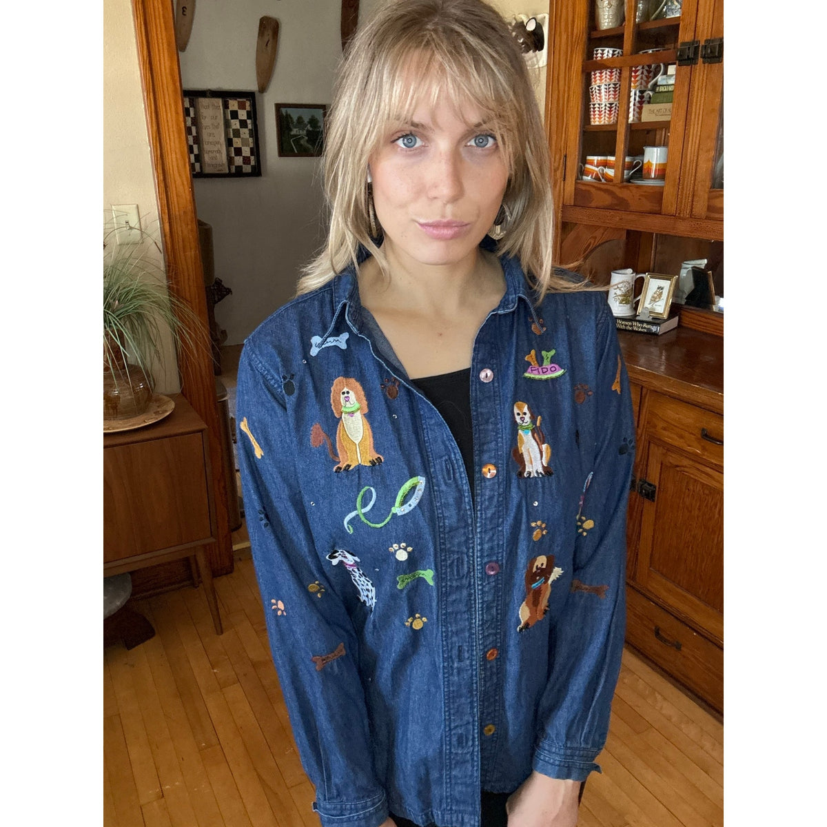 90 Quacker Factory Medium Denim Button Down Casual Shirt Dogs Novelty Embroidery