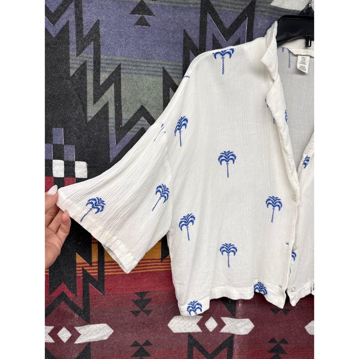 H&M Women's Cropped White Summer Palm Beach Carolina XS Button Up Blouse Top